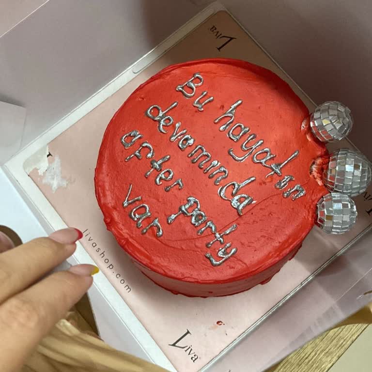 Özel Tasarım Pasta Hem Geç Hem Bozuk Geldi, Mağduriyetim Giderilmedi