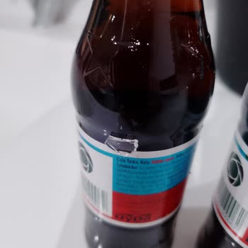 Şok Marketten Alınan Cola Turka Şişelerinde Cam Parçası Tehlikesi Ve Yetersiz Kontrol