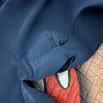 Yeni Alınan Pantolonun İlk Giyişte Yırtılması Ve Geri Dönüş Alamama Mağduriyeti