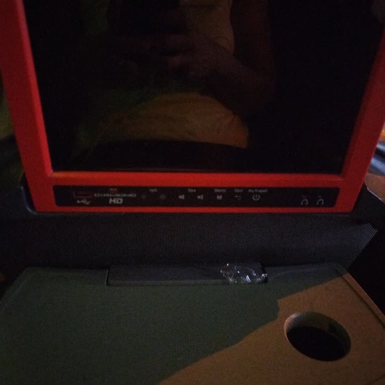 Kamil Koç Kırık Koltuklar Ve Arızalı Ekipmanlarla Konforsuz Yolculuk Deneyimi