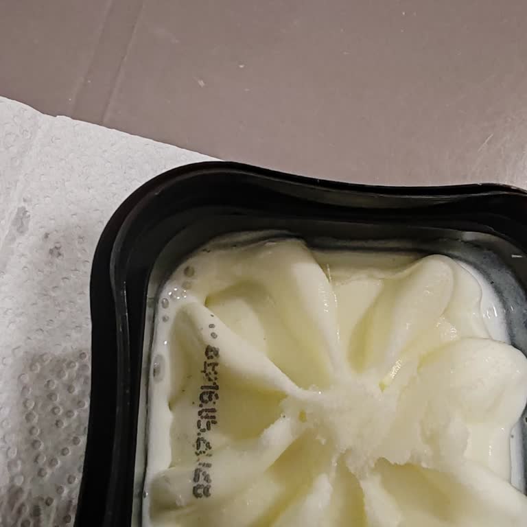 Dondurmanın İçinde Son Kullanma Tarihi Mürekkebi Ve İlgisiz Müşteri Hizmetleri