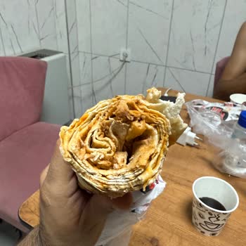 Katık Döner'de Et Yok, Sürekli Aynı Sorun Ve Bozuk Turşu!