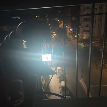 Reklam Panosunun Yoğun Işığı Nedeniyle Yaşam Kalitemin Bozulması