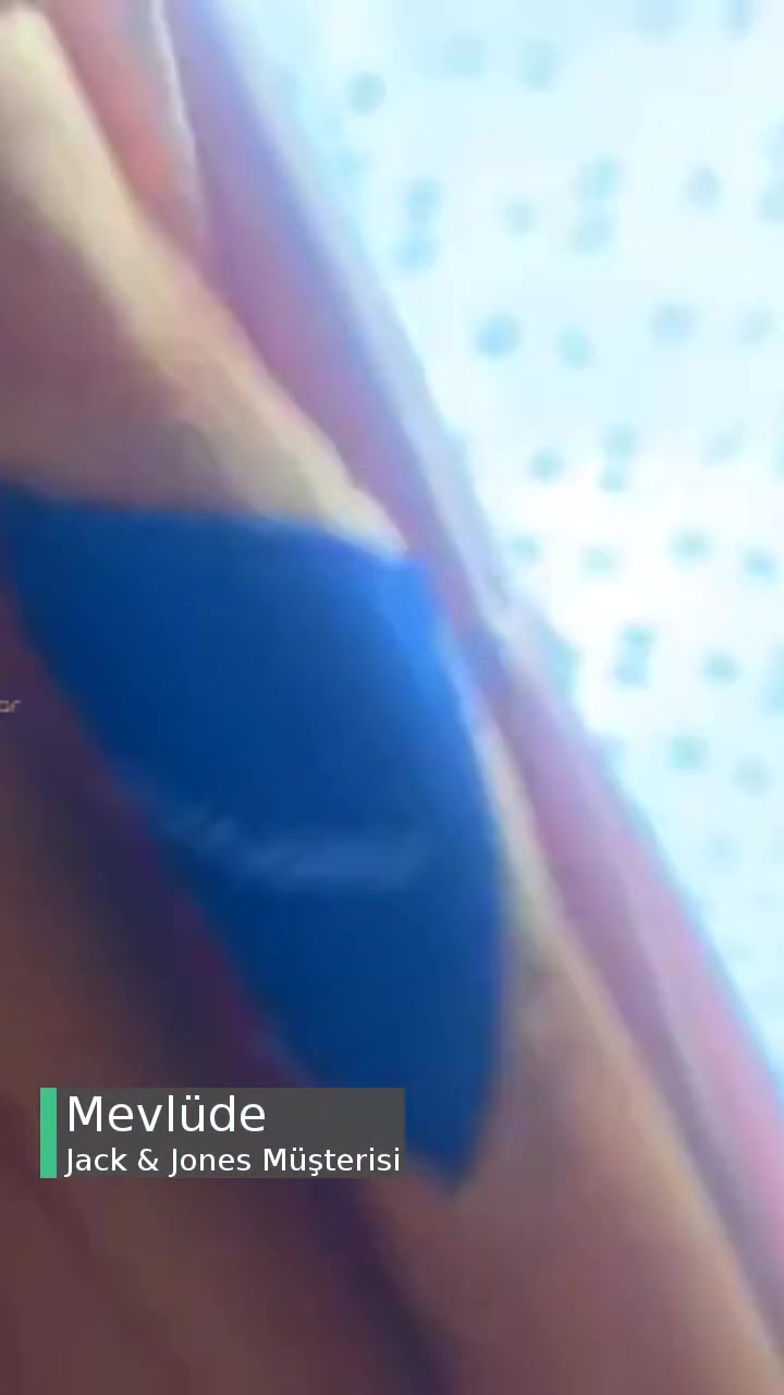 Jack & Jones Yağmurda Islatan Yağmurluk videonun kapak resmi