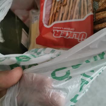 BİM Şubesinde Düşük Poşet Kalitesi Ve Personel Davranışı Sorunu