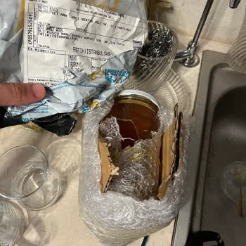 Kırık Bal Kavanozu Teslim Edildi, Müşteri Hizmetlerine Ulaşamıyorum