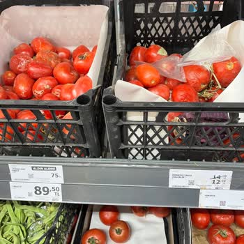 A101’de Sürekli Çürük Sebze Meyveyle Karşılaşmak Alışverişi Eziyete Çeviriyor