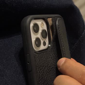 Pahalı Telefon Kılıfı Kusurlu Çıktı, Firma İlgisiz Kaldı