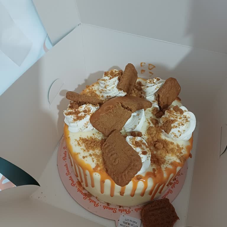 Sipariş Edilen Pastanın Görsel Ve Boyut Farkı İle Müşteri Hizmetlerinde İlgisizlik