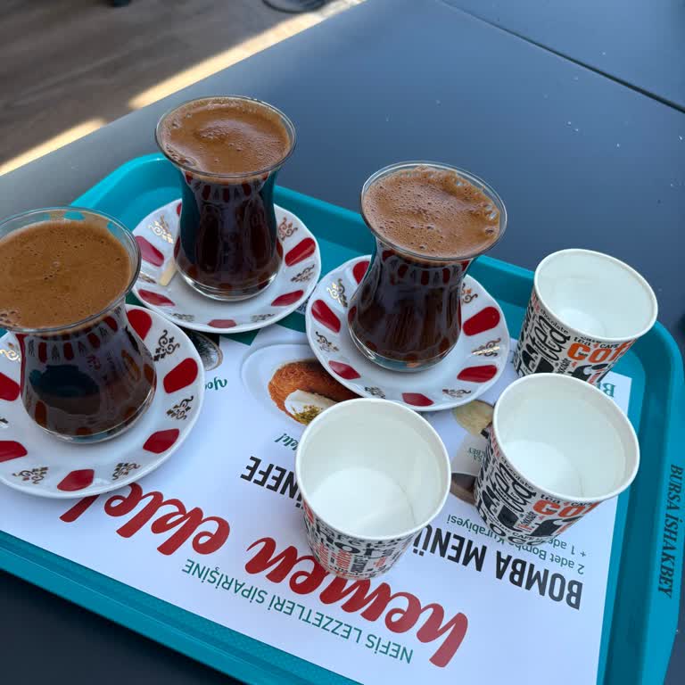 Bir Çay Bardağı Türk Kahvesine Ödenen Yüksek Fiyat Şaşkınlık Yarattı