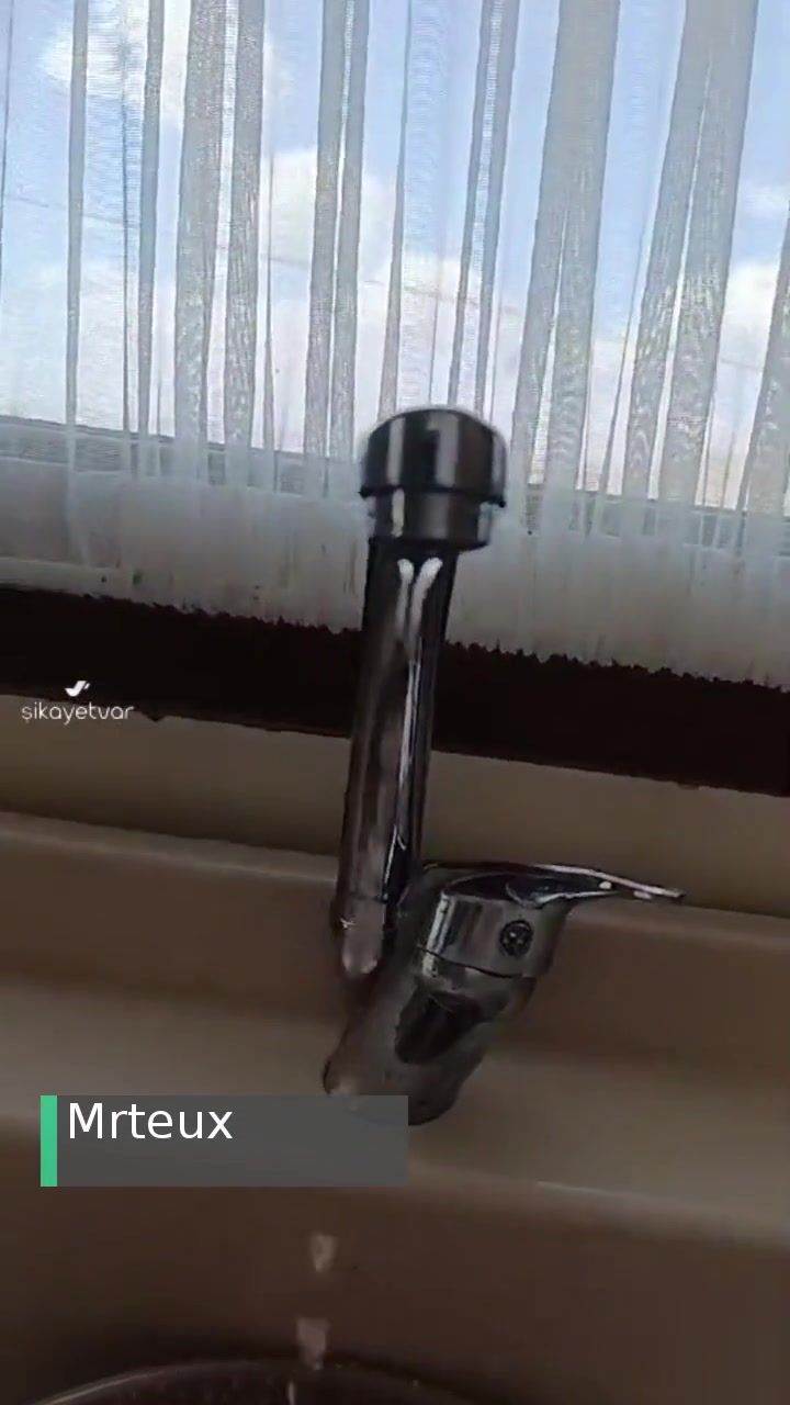 Erzurum Büyükşehir Belediyesi Köyde Suyun Kesik Olması! videonun kapak resmi