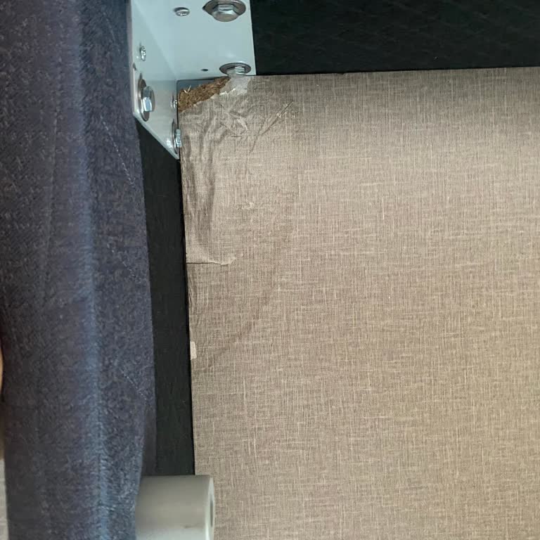 Bir Yıldır Değiştirilmeyen Hasarlı Baza Tabanına Çözüm Bekliyorum