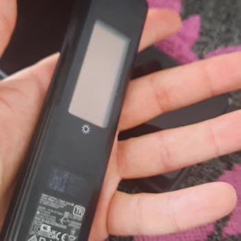 Samsung Güneş Enerjili Kumanda İçin Şarj Aleti Eksikliği Mağduriyeti