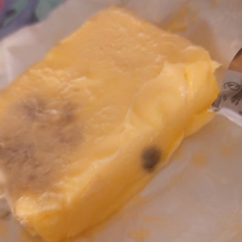 Şok Marketten Alınan Tereyağının Küflü Ve Erimiş Çıkması