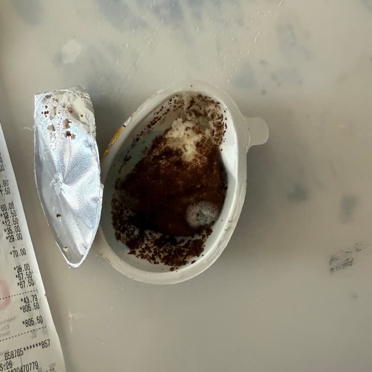 Çocuk Ürünü Ozmo Sürpriz Yumurta İçinde Küf Çıktı Endişeliyim