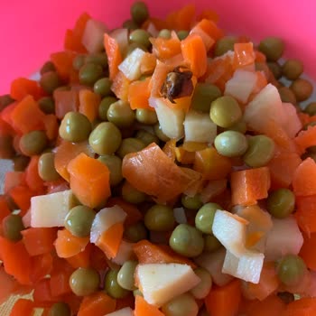 Tukaş Garnitürde Temizlenmemiş Sebzeler Hayal Kırıklığı Yarattı