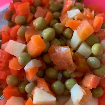 Tukaş Garnitürde Temizlenmemiş Sebzeler Hayal Kırıklığı Yarattı