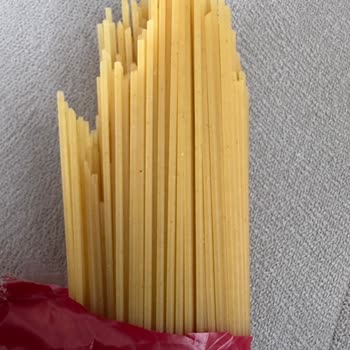 Açılmamış Makarna Paketinden Küf Çıkması Hayal Kırıklığı Yaşattı