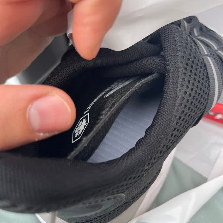 FLO'dan Aldığım Ayakkabının Taban Keçesi Sürekli Çıkıyor, Sorunum Çözülmedi