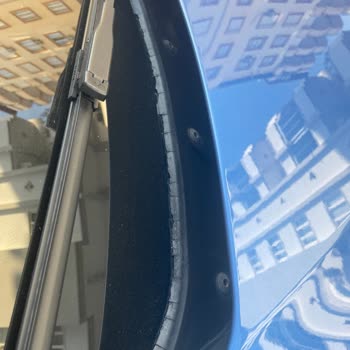 BMW 3 Serisi Kronik Ön Cam Fitili Ve Havalandırma Kanalı Sorunu Mağduriyeti