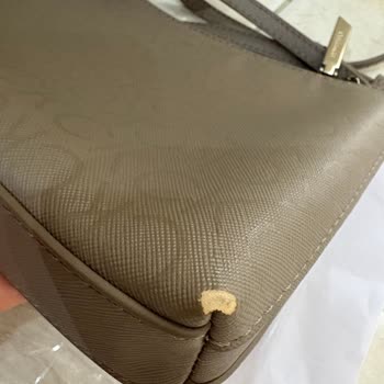 Calvin Klein Çantada Kısa Sürede Deri Atması Ve Garanti Reddi