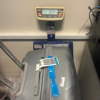 Ajet Uçuşunda Hasarlı Bagaj Ve Yetersiz Bilgilendirme Nedeniyle Mağduriyet!