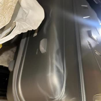 Ajet Uçuşunda Hasarlı Bagaj Ve Yetersiz Bilgilendirme Nedeniyle Mağduriyet!