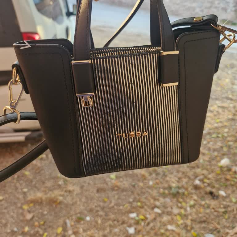 Kısa Sürede Renk Atan Çanta İçin Değişim Talebi