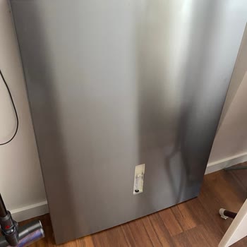 Sıfır Alınan Buzdolabında Hasarlı Ve Eksik Parçalar Teslim Edildi