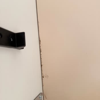 Teslim Edilen Çocuk Odası Mobilyasında Kırık Ve Hasarlı Parçalar, İlgisiz Servis