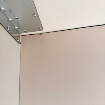 Teslim Edilen Çocuk Odası Mobilyasında Kırık Ve Hasarlı Parçalar, İlgisiz Servis