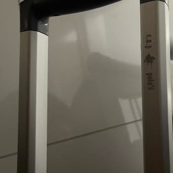 Kırılmaz Garantili Valiz Kısa Sürede Çatladı Mağaza Kapalı Muhatap Yok