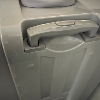 Kırılmaz Garantili Valiz Kısa Sürede Çatladı Mağaza Kapalı Muhatap Yok