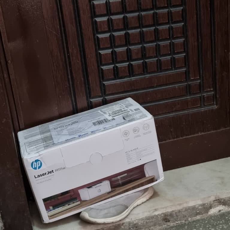 Yurtiçi Kargo Kargo Görevlisi Yaklaşık 5.300 TL Değerindeki Yazıcıyı Kapının Önüne Bırakıp Gitmiş!