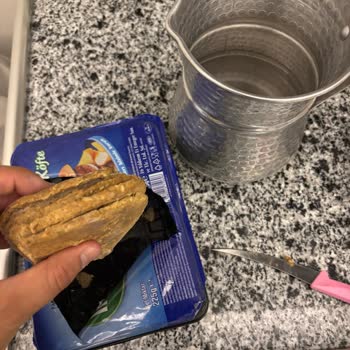 Dondurulmuş Köftenin Bozuk Ve Şekilsiz Satılması Hayal Kırıklığı Yarattı