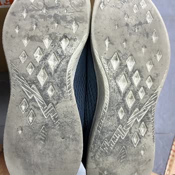 Garantili Ayakkabıda Taban Çökmesi Ve Mağaza İlgisizliği