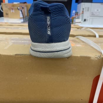 Garantili Ayakkabıda Taban Çökmesi Ve Mağaza İlgisizliği