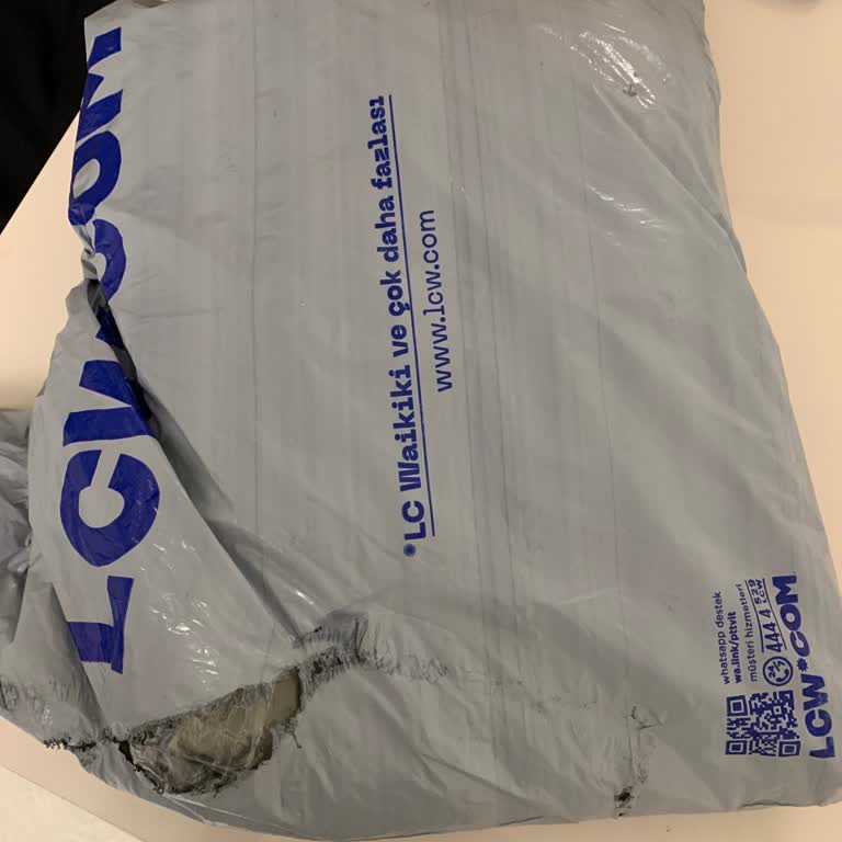 Hepsijet Yırtık ve Açılmış Kargo Poşeti Endişesi