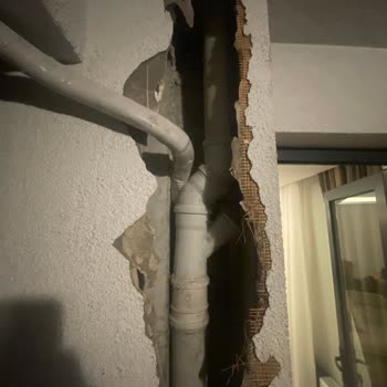 Kumtel Klima Montaj Hatası Nedeniyle Evime Ve Komşuma Su Baskını Yaşadım