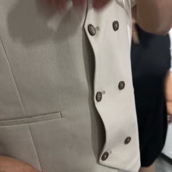 Damatlıkta Yanlış Kumaş Ve Model, İlgisiz Mağaza Yetkilileri Mağdur Etti