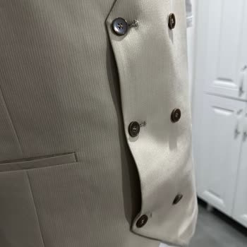 Damatlıkta Yanlış Kumaş Ve Model, İlgisiz Mağaza Yetkilileri Mağdur Etti