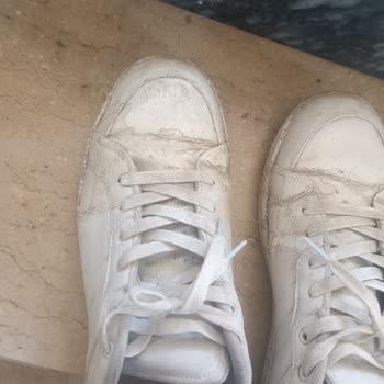 FLO Mağazasından Alınan Ayakkabıda Boya Kaynaklı Çatlama Ve Mağduriyet