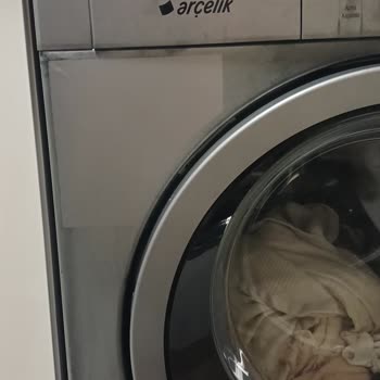 Arçelik Çamaşır Makinesinde Kozmetik Sorun: Renk Değişimi Ve Siyahlaşma