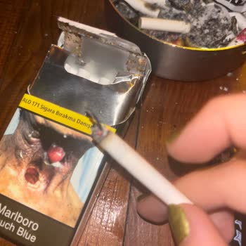 Marlboro Touch Blue Paketlerinden Sürekli Odun Parçası Çıkıyor