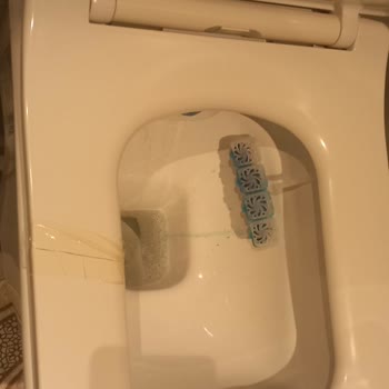 Turkuaz Seramik Vitra Klozet Kapağı 1 Yıl İçinde Kırıldı Garanti Kapsamında Değişim İstiyorum