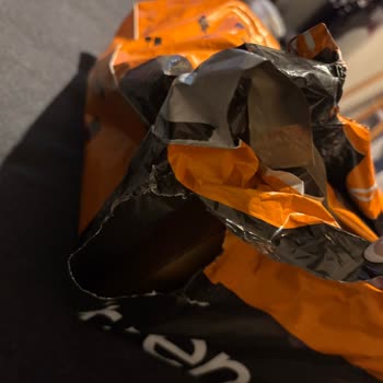 Parçalanmış Paketle Teslim Edilen Macbook Ve Yetersiz Destek