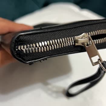 Lacoste Cüzdanın Fermuarı Arızalandı, Kullanıcı Hatası Denilerek Sorumluluk Alınmadı