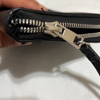 Lacoste Cüzdanın Fermuarı Arızalandı, Kullanıcı Hatası Denilerek Sorumluluk Alınmadı