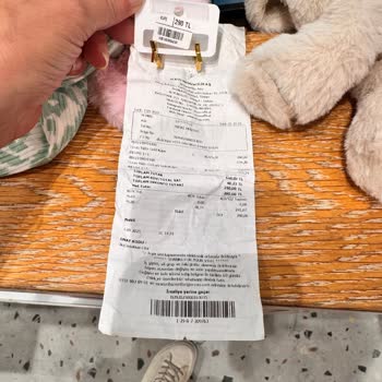 Küçük Halka Küpeyi Değiştirmek İstedim, Mağaza Yardımcı Olmadı