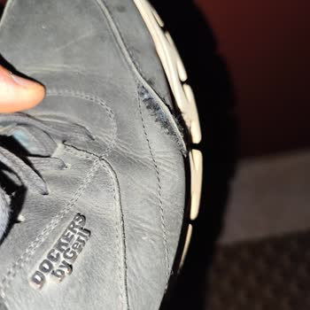 FLO'dan Aldığım Dockers Ayakkabıda Kısa Sürede Dikiş Açılması Ve Renk Solması Sorunu